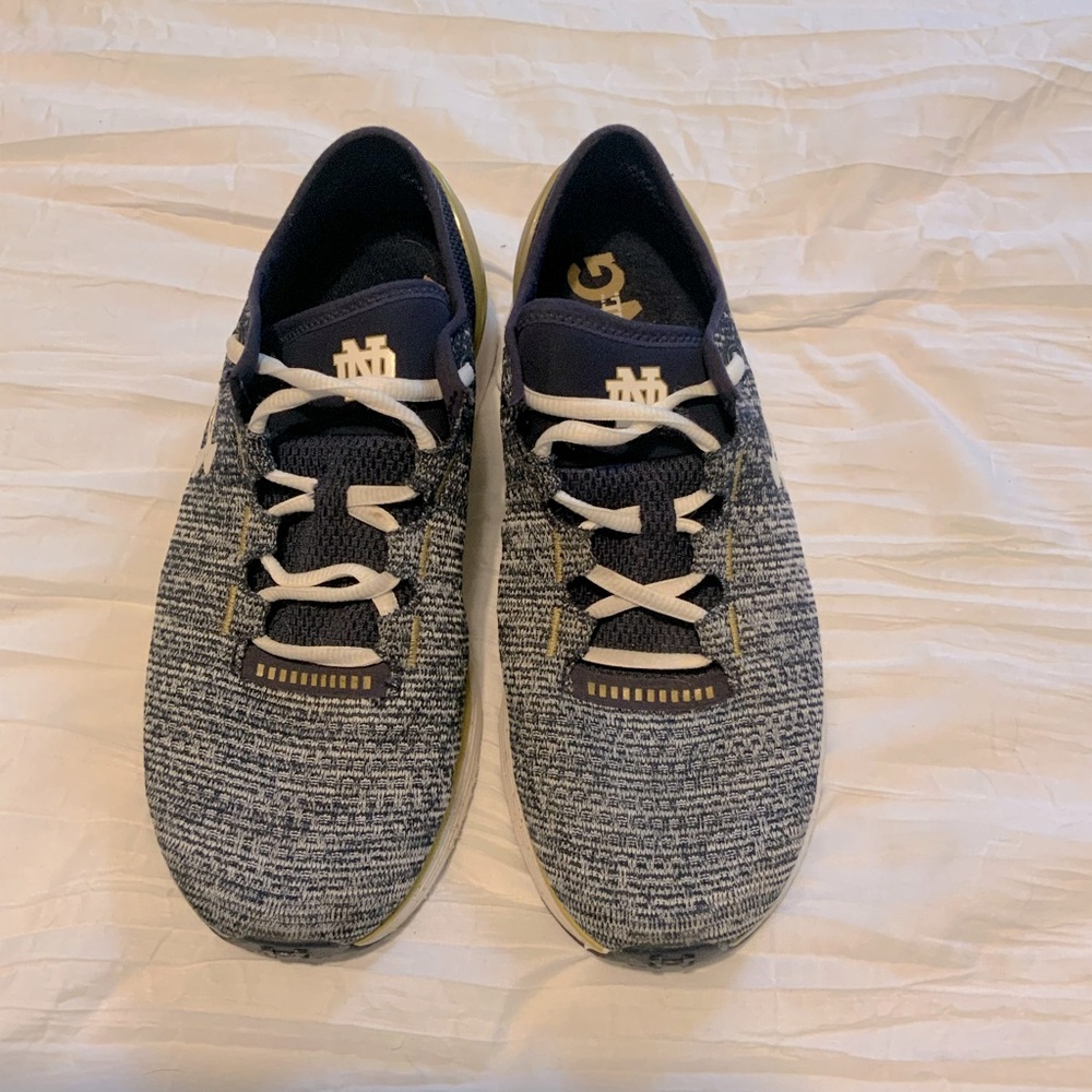 Under Armour UA Notre Dame Fighting Irish Team Charged Bandit 3 Shoes Mens Sz 8